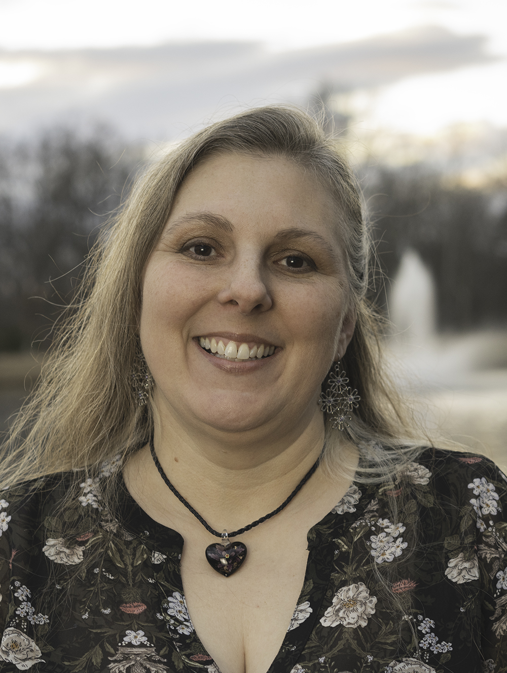 Allison Della Vecchia, Broker